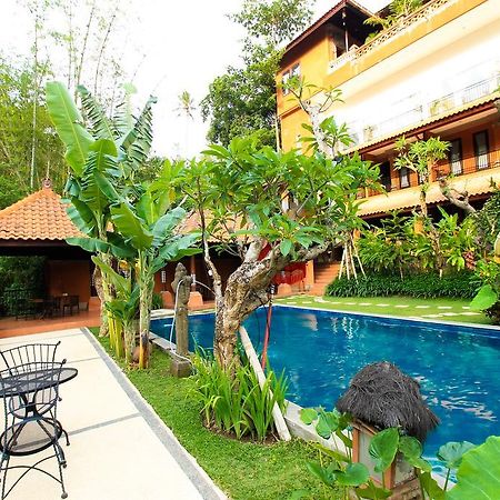 Ubud Hotel And Villas มะลัง ภายนอก รูปภาพ