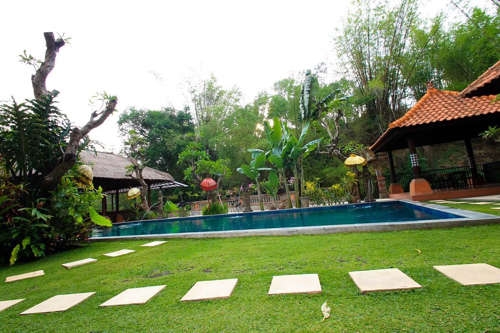 Ubud Hotel And Villas มะลัง ภายนอก รูปภาพ